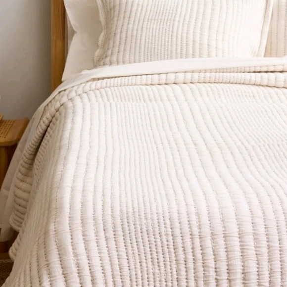 Quince Organic Cotton Channel Matelasse Coverlet - undyed - Picture 5 of 12